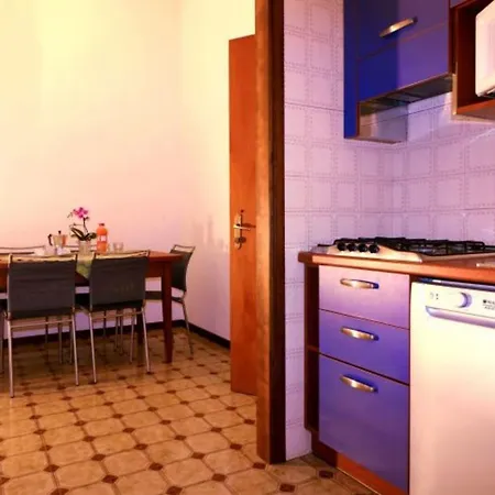 Modern Front * Bibione